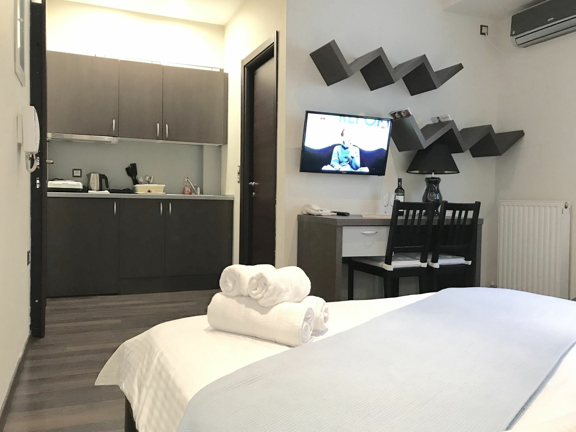 Athens Luxury Suites Exterior photo